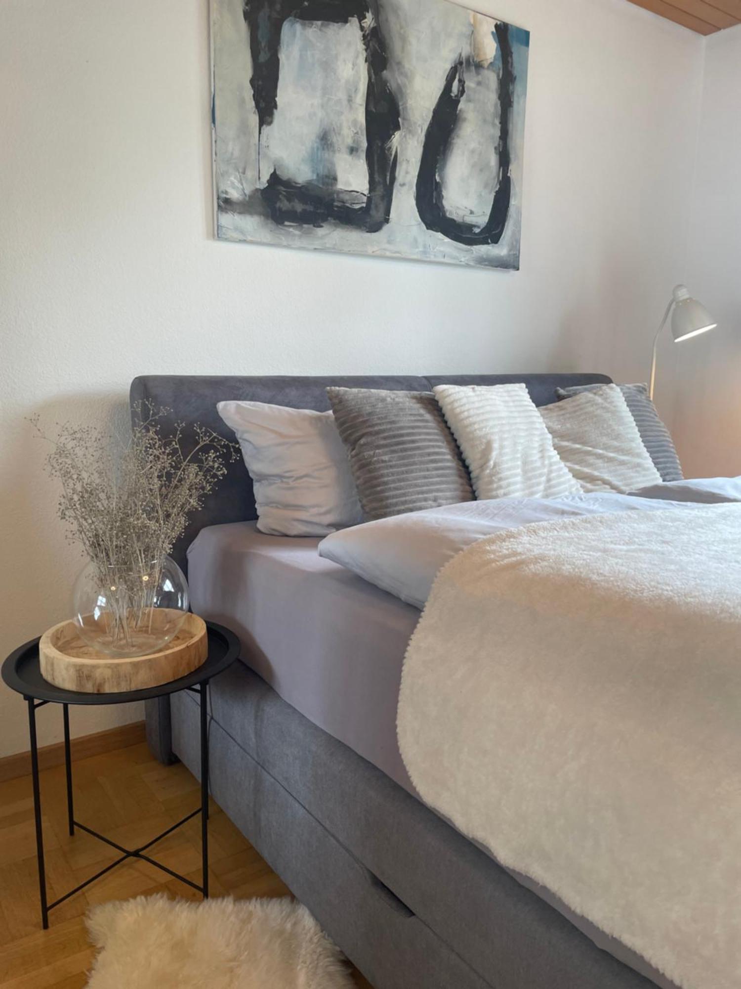 Crown Living Design Apartment - 2 Schlafzimmer - Kueche - Gratis Parkplatz - Abstellraum Fuer Fahrraeder/Ski Mader Eksteriør billede