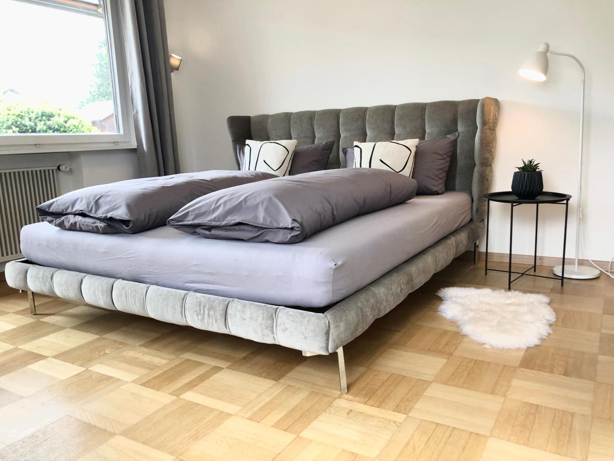 Crown Living Design Apartment - 2 Schlafzimmer - Kueche - Gratis Parkplatz - Abstellraum Fuer Fahrraeder/Ski Mader Eksteriør billede